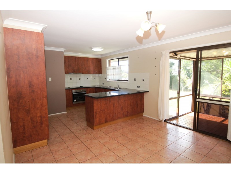 41 Jennifer Crescent, Darling Heights QLD 4350