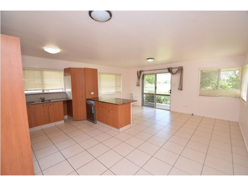 2/24 Wentworth Street, Centenary Heights QLD 4350