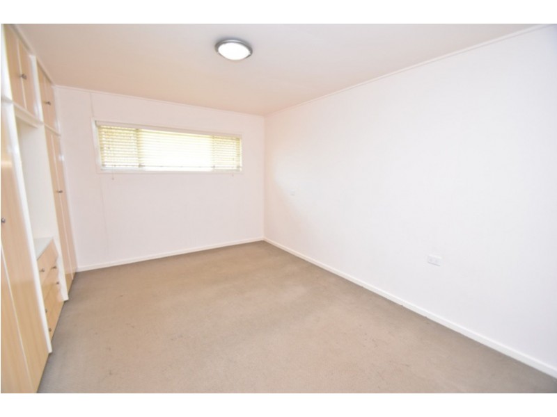 2/24 Wentworth Street, Centenary Heights QLD 4350