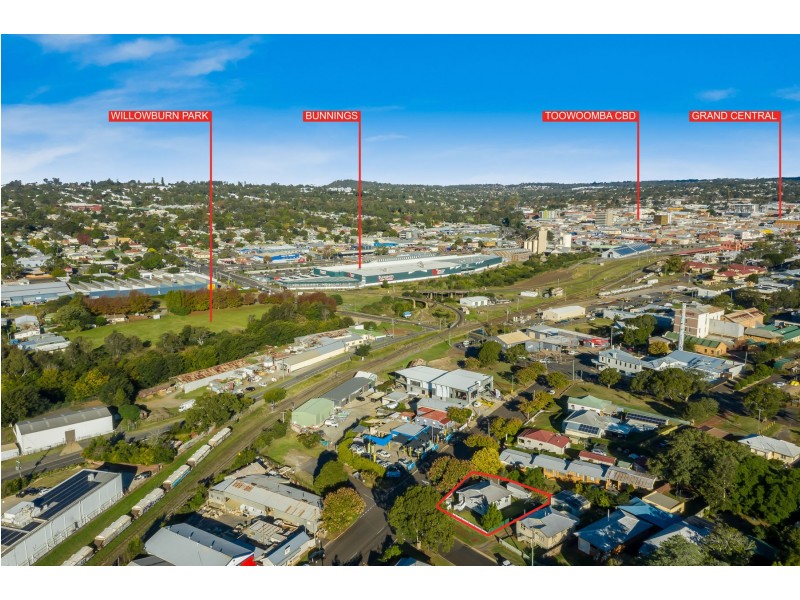 2B Cumming Street, North Toowoomba QLD 4350