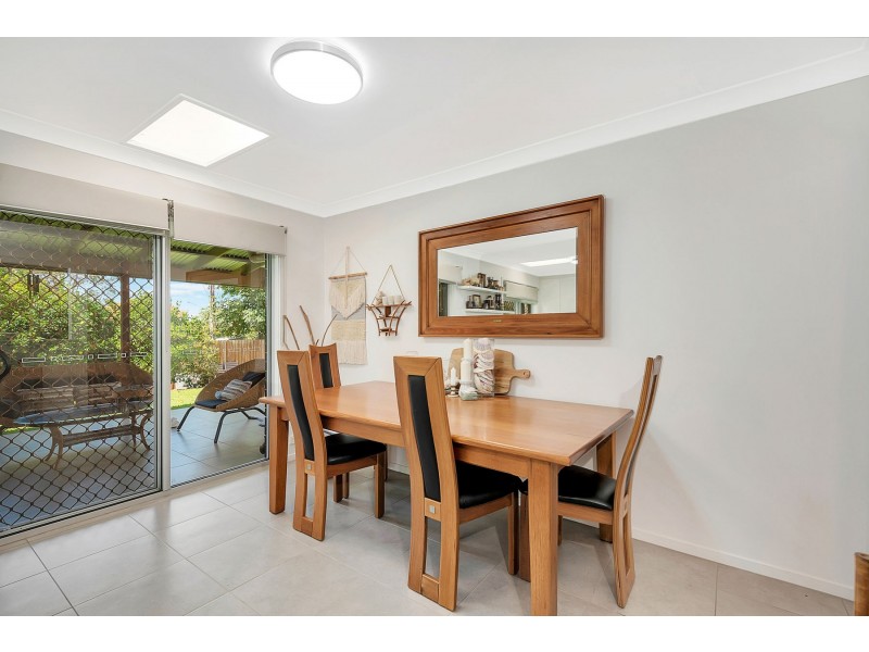 6 Lupin Court, Centenary Heights QLD 4350