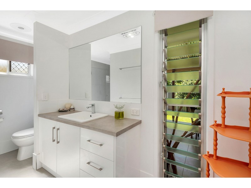 6 Lupin Court, Centenary Heights QLD 4350