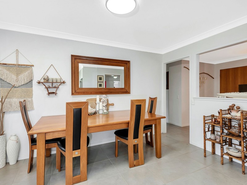 6 Lupin Court, Centenary Heights QLD 4350