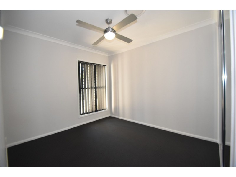 2/412A Mackenzie Street, Middle Ridge QLD 4350