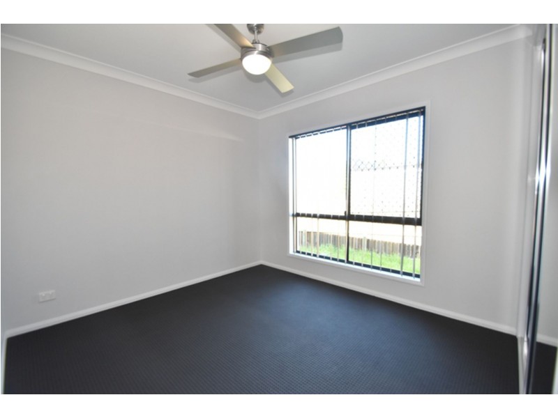 2/412A Mackenzie Street, Middle Ridge QLD 4350