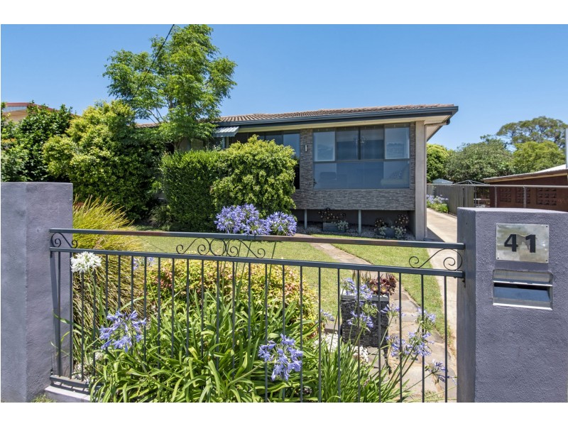 41 Martini Street, Mount Lofty QLD 4350