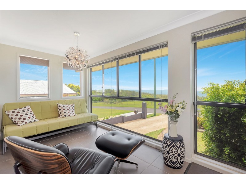 41 Martini Street, Mount Lofty QLD 4350