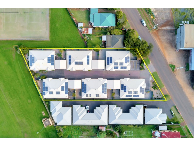 8-10 Link Street, North Toowoomba QLD 4350