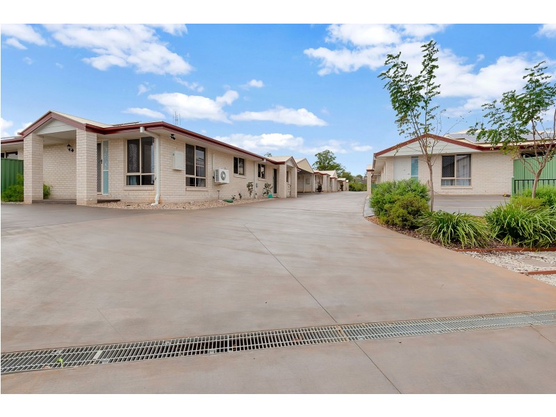 8-10 Link Street, North Toowoomba QLD 4350