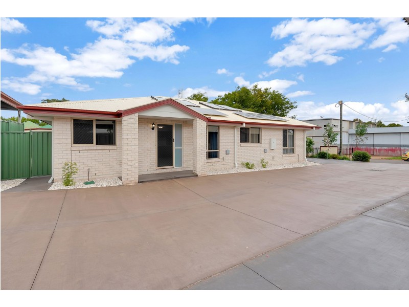 8-10 Link Street, North Toowoomba QLD 4350
