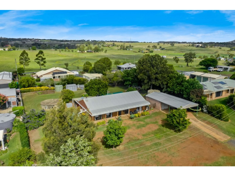 9 Junction Street, Gowrie Junction QLD 4352