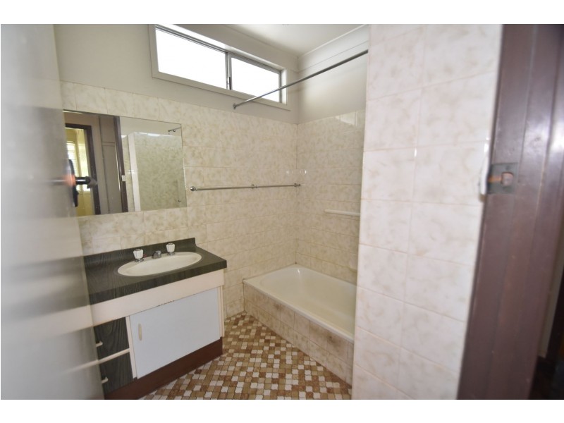 1 Balanga Court, South Toowoomba QLD 4350