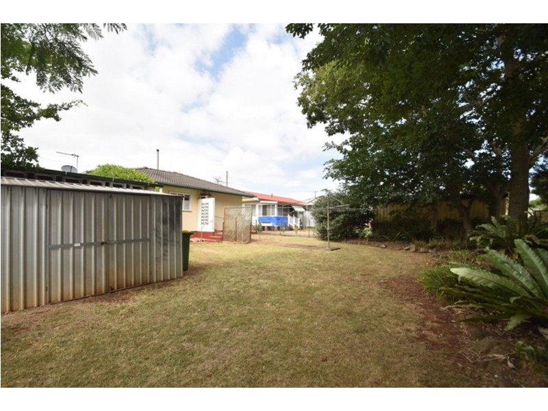 209 North Street, Rockville QLD 4350