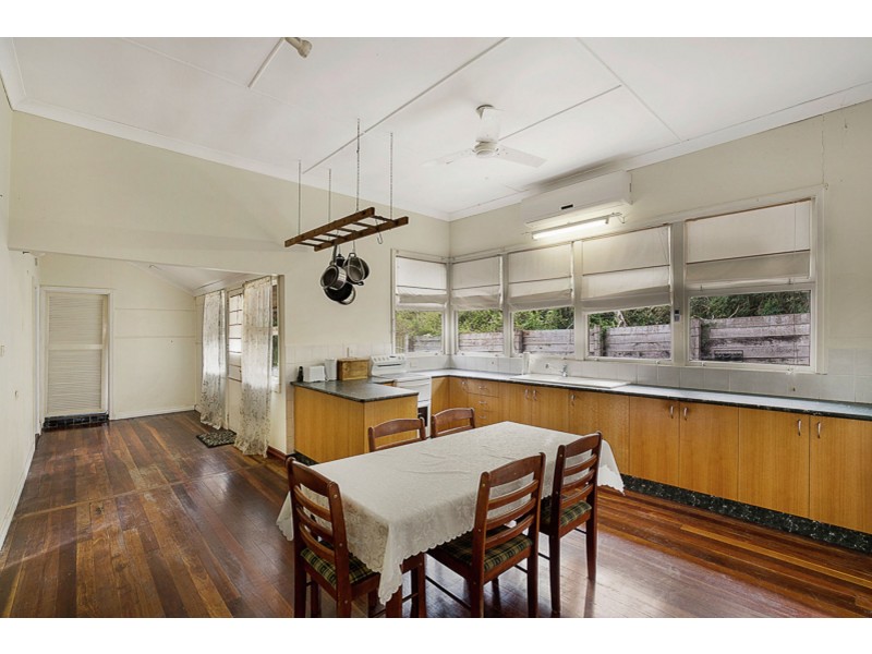 14 Rowland Court, Gowrie Mountain QLD 4350