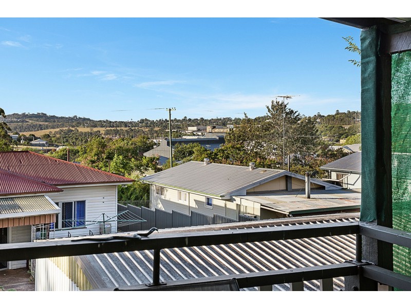 2 Gladstone Street, Newtown QLD 4350