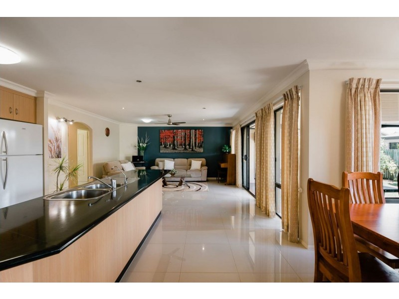 14 Jake Court, Middle Ridge QLD 4350