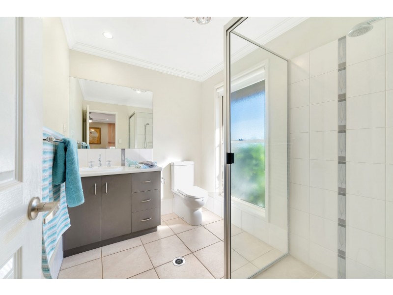 31 Hinchliffe Drive, Kearneys Spring QLD 4350