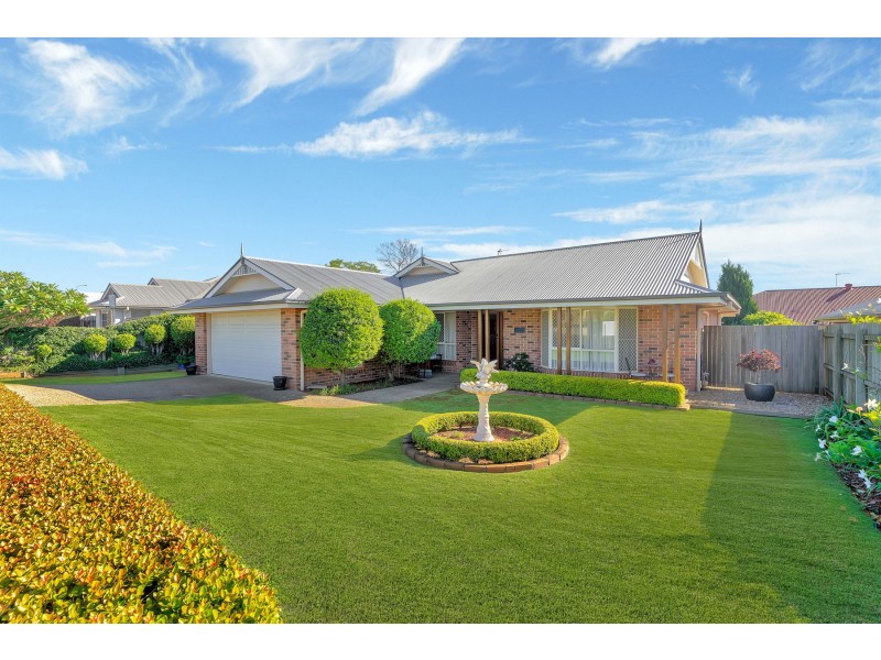 31 Hinchliffe Drive, Kearneys Spring QLD 4350