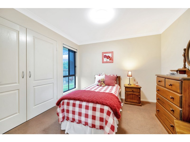 2 Ibis Crescent, Highfields QLD 4352