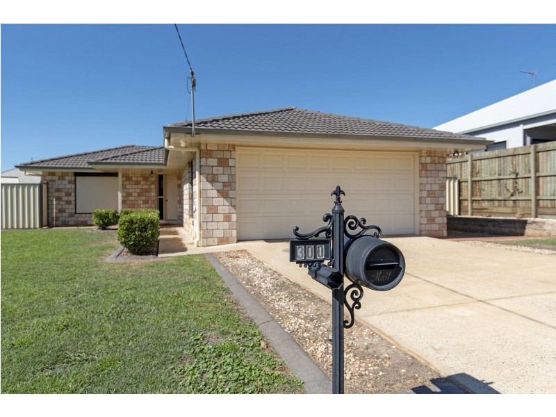 300 Ramsay Street, Middle Ridge QLD 4350