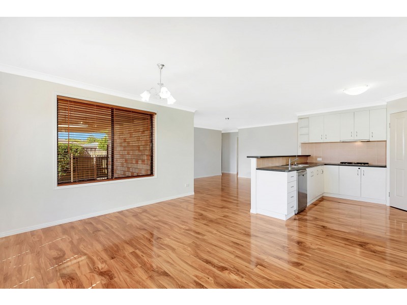 300 Ramsay Street, Middle Ridge QLD 4350