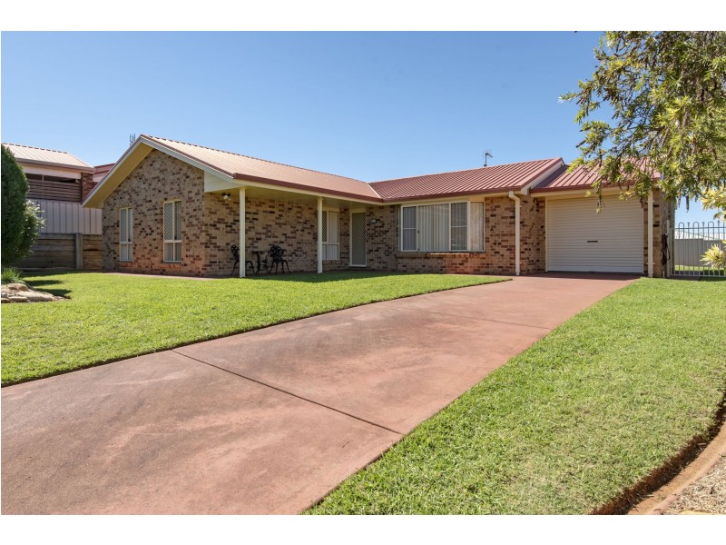 20 Black Court, Wilsonton QLD 4350