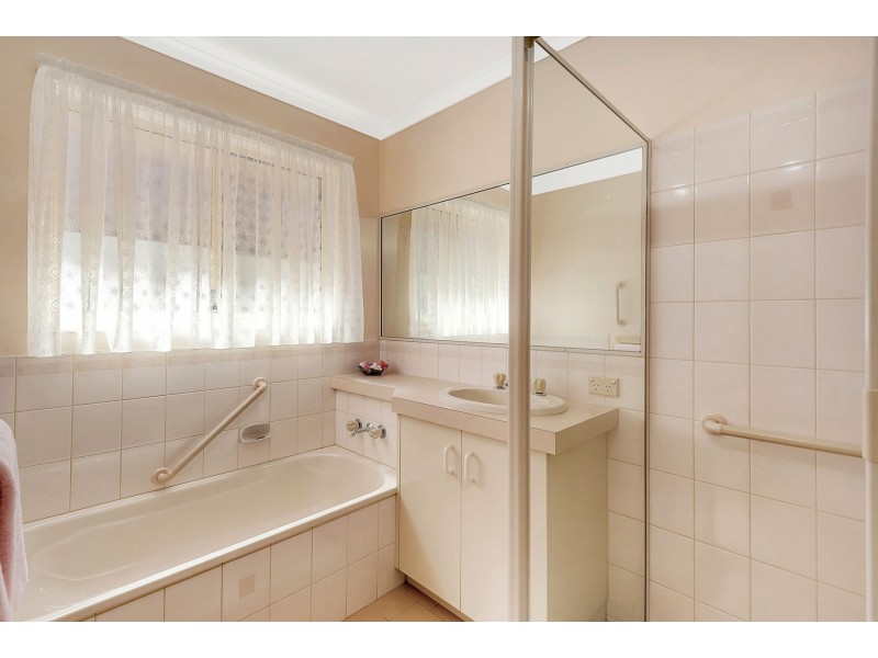 20 Black Court, Wilsonton QLD 4350