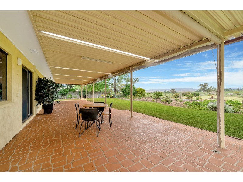 13 Bright Street, Wyreema QLD 4352