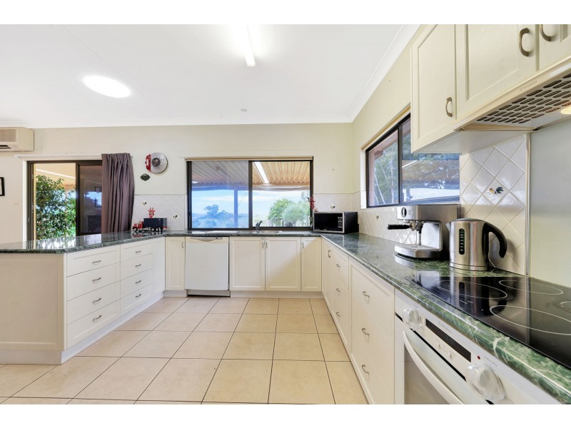 13 Bright Street, Wyreema QLD 4352