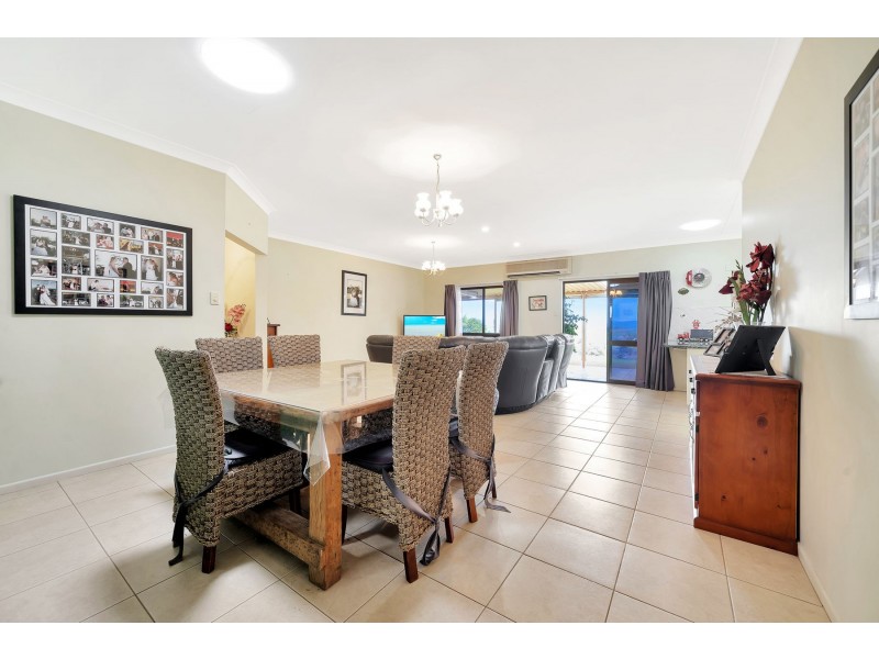 13 Bright Street, Wyreema QLD 4352