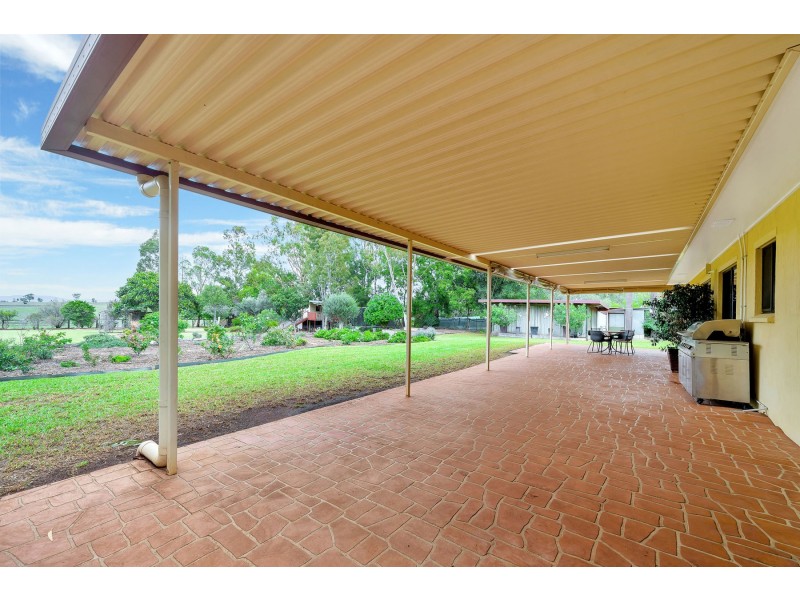 13 Bright Street, Wyreema QLD 4352