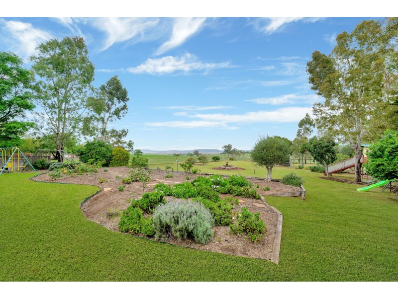 13 Bright Street, Wyreema QLD 4352