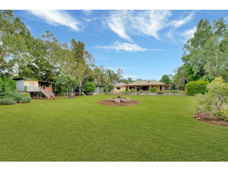 13 Bright Street, Wyreema QLD 4352