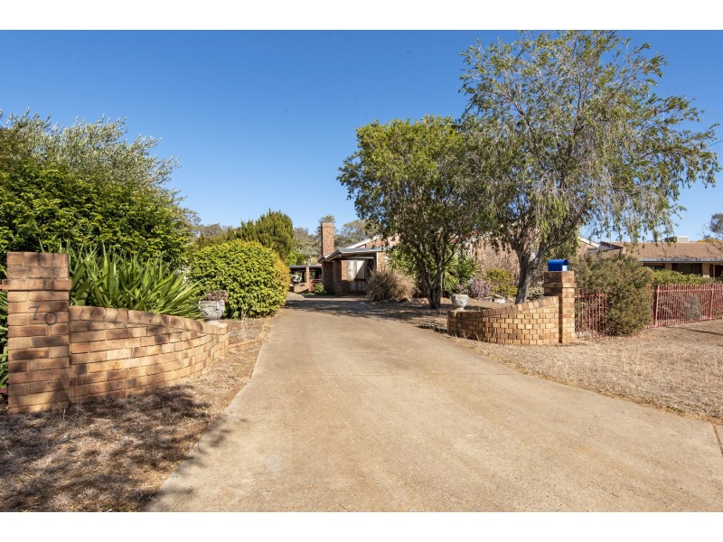 70 Proposch Street, Oakey QLD 4401