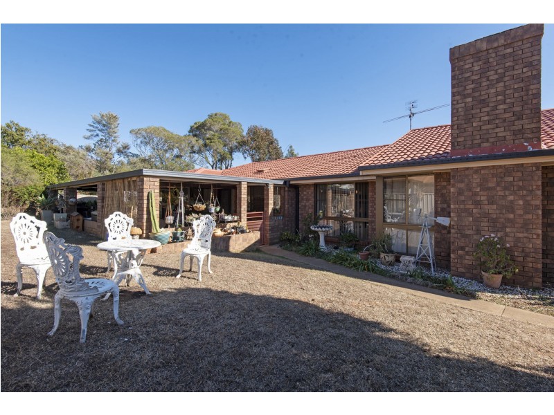 70 Proposch Street, Oakey QLD 4401