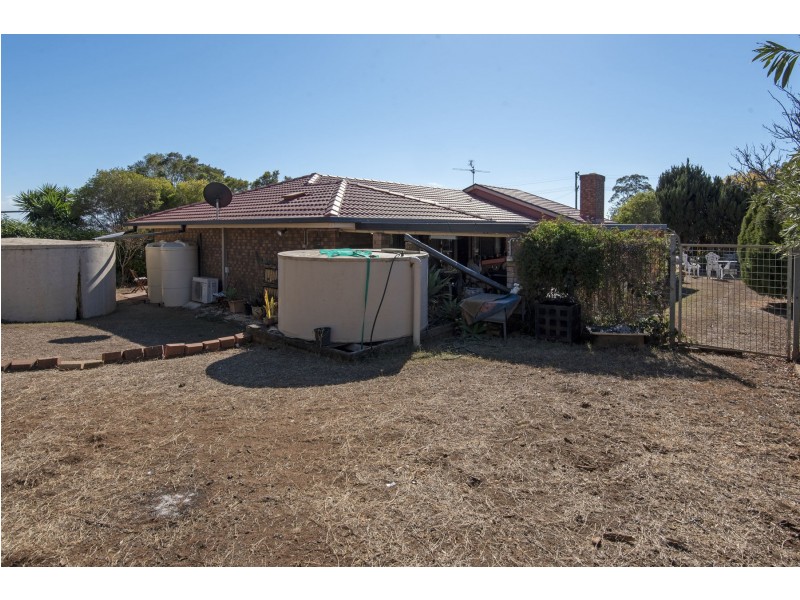 70 Proposch Street, Oakey QLD 4401