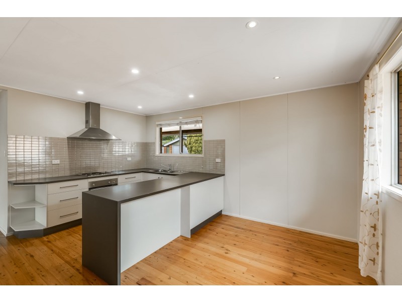 10 Farr Street, Kearneys Spring QLD 4350