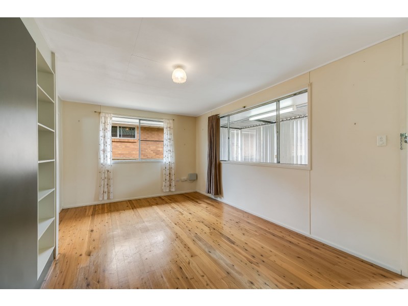 10 Farr Street, Kearneys Spring QLD 4350