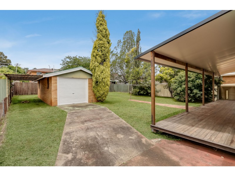 10 Farr Street, Kearneys Spring QLD 4350