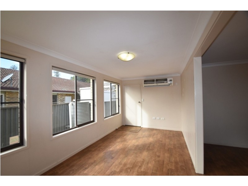 1/70 Hursley Road, Newtown QLD 4350