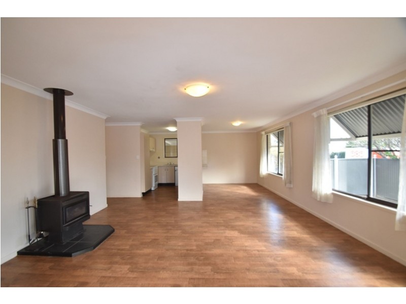 1/70 Hursley Road, Newtown QLD 4350