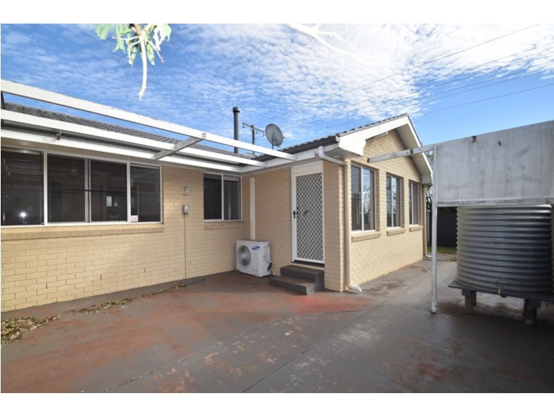 1/70 Hursley Road, Newtown QLD 4350