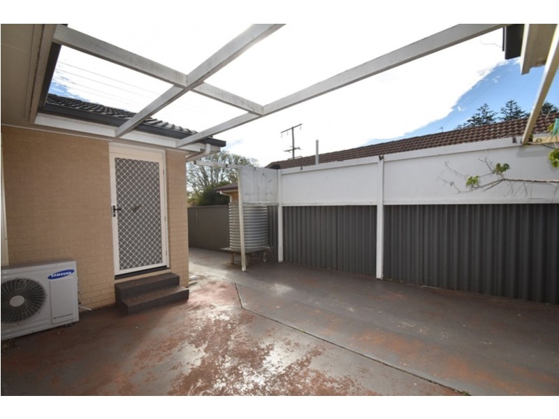 1/70 Hursley Road, Newtown QLD 4350
