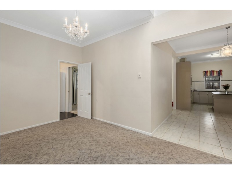 191 Spring Street, Middle Ridge QLD 4350