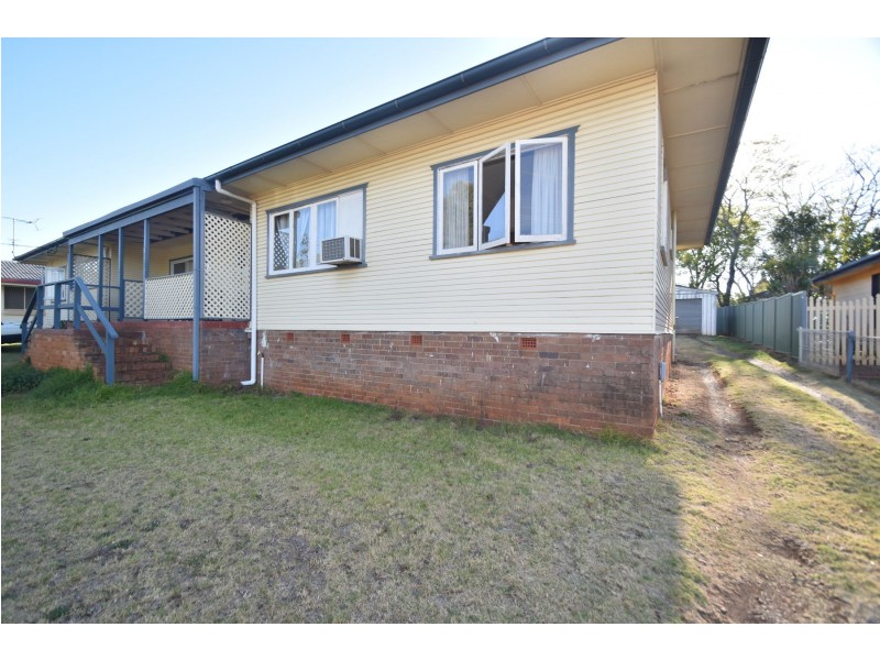 1/127 Ramsay Street, Centenary Heights QLD 4350