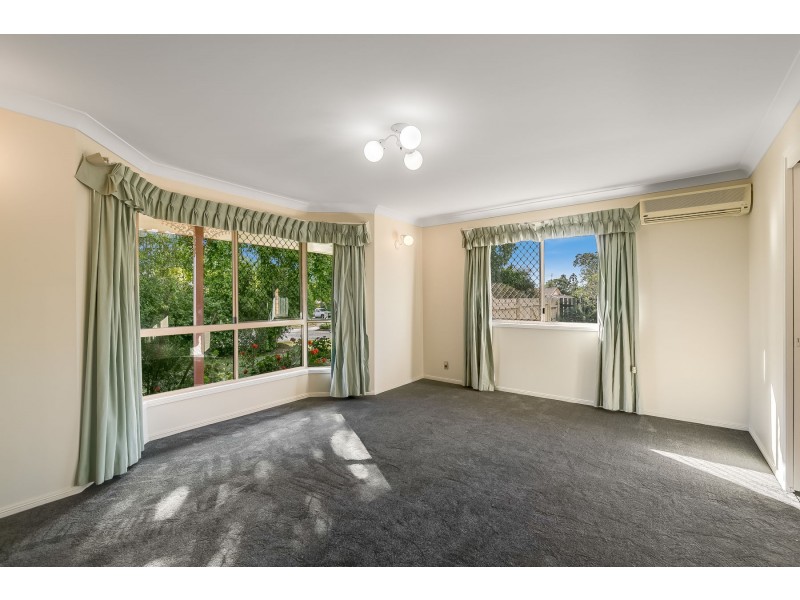 16 Emma Drive, Kearneys Spring QLD 4350