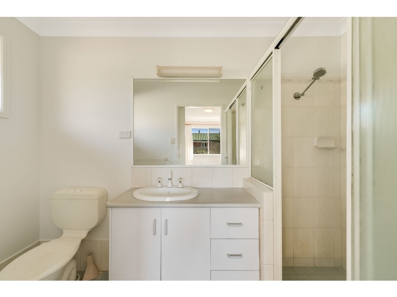 16 Emma Drive, Kearneys Spring QLD 4350