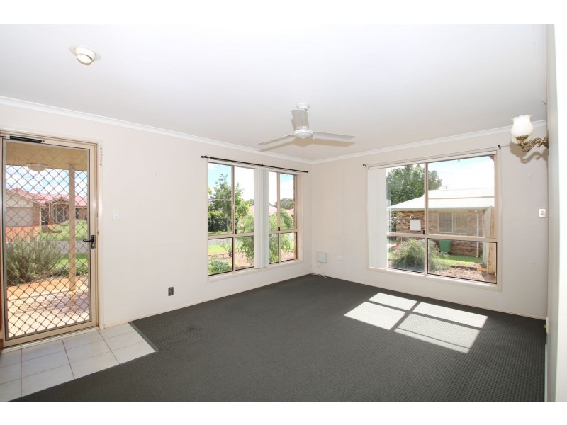 15 Shamrock Court, Middle Ridge QLD 4350