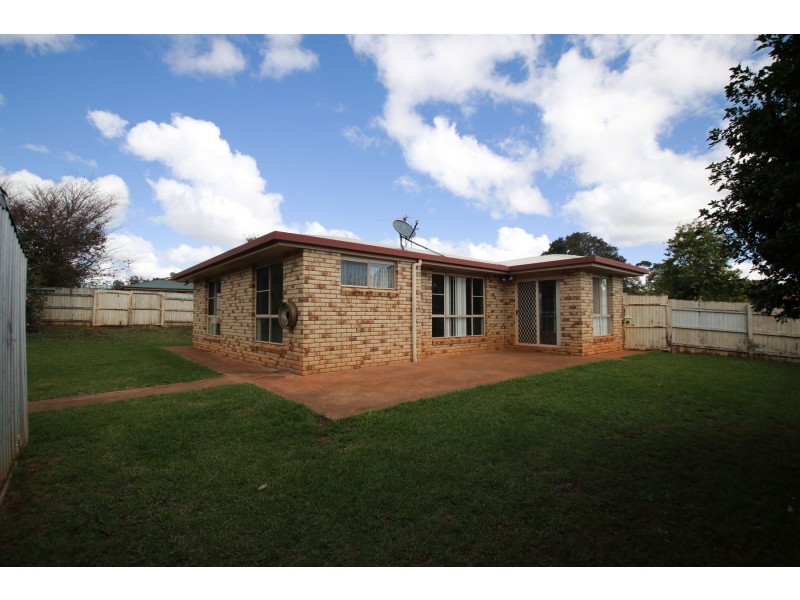 15 Shamrock Court, Middle Ridge QLD 4350