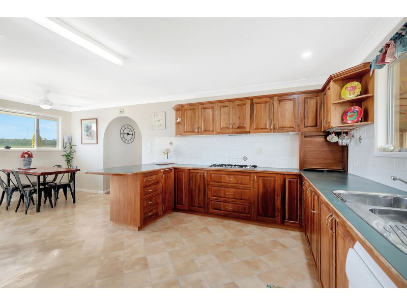 42 Moller Road, Greenmount East QLD 4359